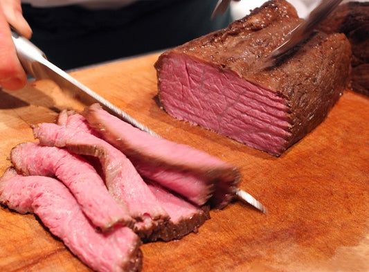 国産牛のローストビーフ 現地カッティング　おひとり様2,420円(税込)～