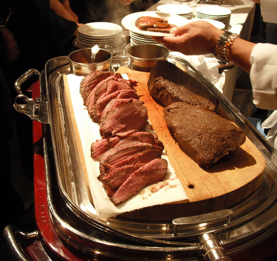 国産牛のローストビーフ 現地カッティング　おひとり様2,420円(税込)～